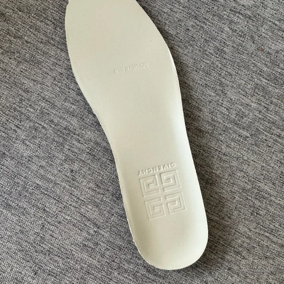 Givenchy City Sneakers in size 37.5–7 US. NIB.! - Picture 8 of 9